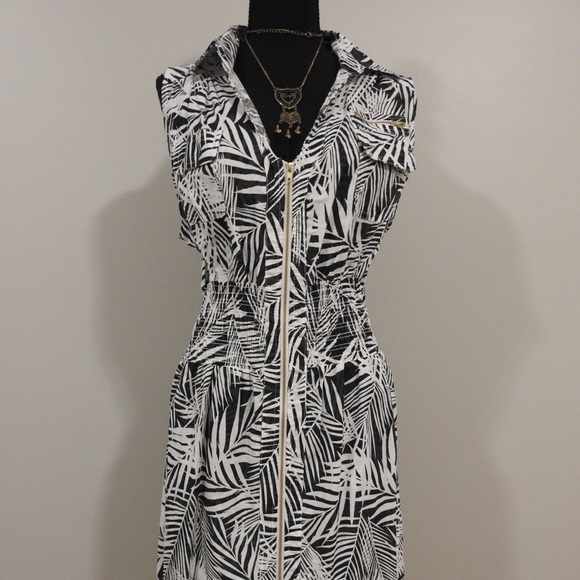 Palm Print Dress - Picture 2 of 4